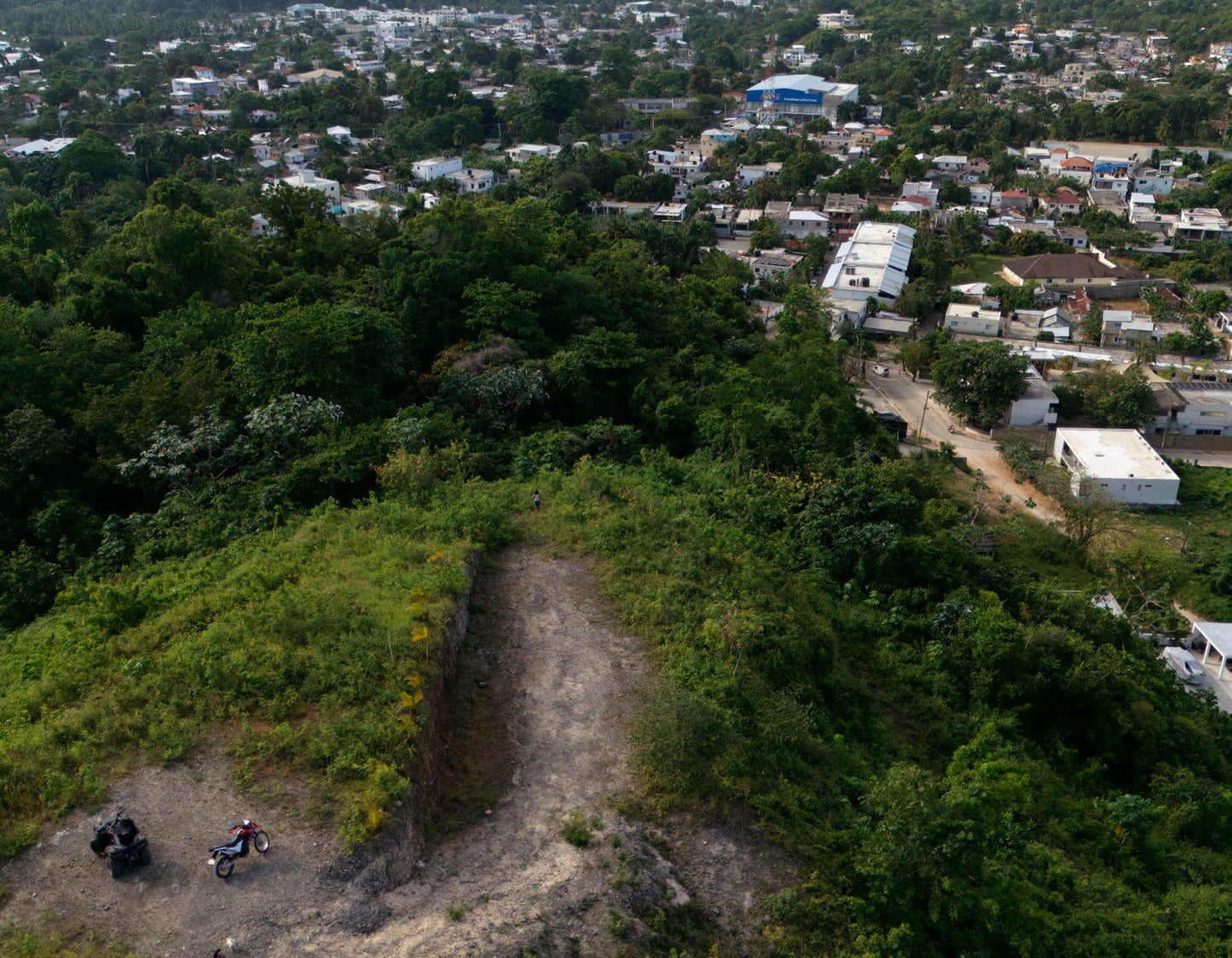 Centro Cibao Vista Mar – Terreno de 5.000 m² con Vista Panorámica al Mar